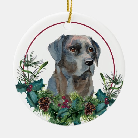 Black Labrador Retriever Evergreen Berry Wreath Keramisch Ornament (Voorkant)