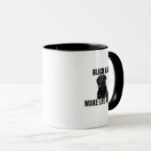 Black Labs maken het leven beter! – Tweekantige mo Mok (Voorkant rechts)