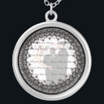 Black Lace Silver Round Photo-Ketting Zilver Vergulden Ketting<br><div class="desc">Geef dit  ketting een persoonlijk tintje om als huwelijksgunsten te hebben bij je trouwreceptie of om er zelf een te hebben als herinnering aan je speciale dag. Dit ketting is ook het perfecte geschenk voor de bruid op haar vrijgezellenfeest. Personaliseer door uw foto toe te voegen.</div>