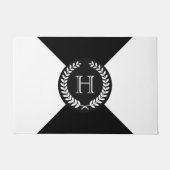 Black Laurel Wreath Monogram Deurmat (Voorkant)