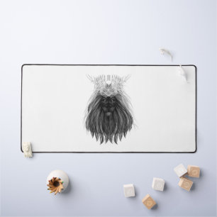 Black Lion met Antlers Crown en Monogram Bureaumat