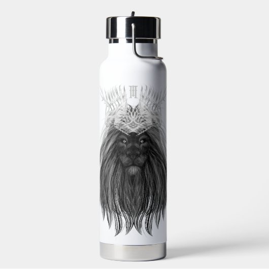 Black Lion met Antlers Crown en Monogram Waterfles (Links)