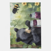 Black little bear with blackberry jams theedoek (Verticaal)