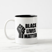 Black Lives Matter - BLM Logo Tweekleurige Koffiemok (Links)