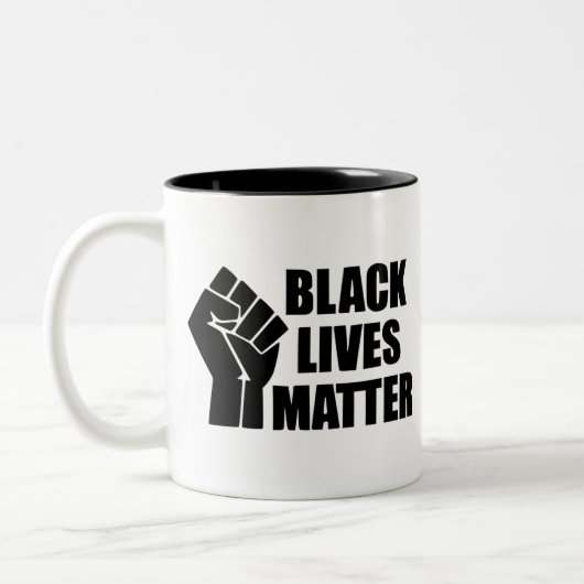 Black Lives Matter - BLM Logo Tweekleurige Koffiemok (Links)