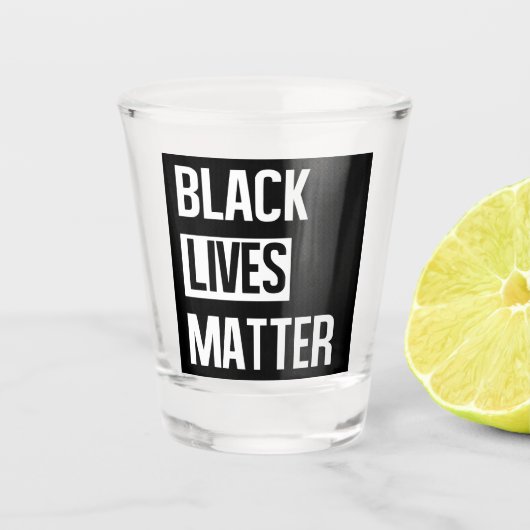 Black Lives Matter Shot Glas (Voorkant)