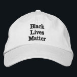 Black Lives Matter, wit Geborduurde Pet<br><div class="desc">Show uw steun voor de beweging BLM.</div>