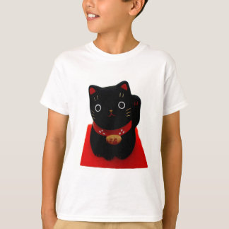 Black Maneki Neko op een rood tapijt T-shirt