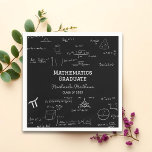 Black Mathematics Afstuderen klasse van Afstuderen Servet<br><div class="desc">Prachtige en elegante afstuderen luiers met een patroon van mathematische vergelijkingen en graphics voor uw viering. Illustratief en ontworpen door Patricia Alvarez.</div>
