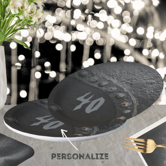 Black metal industrial-style man's partij papieren bordje