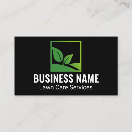 Black Minimalist Green Leaf Lawn Care Visitekaartje (Voorkant)