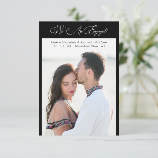 Black Minimalist Personalized Photo Elegant Script (Staand voorkant)