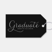 Black Mod Minimalist Script Afstuderen Gift Label Cadeaulabel (Voorkant (Horizontaal))