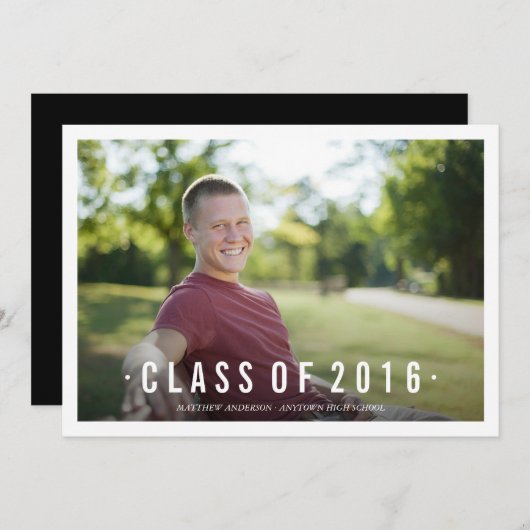 Black Modern Class of Photo Afstuderen Invitation Kaart (Voorkant / Achterkant)