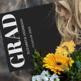 Black Modern Minimalist Graduation Aankondiging