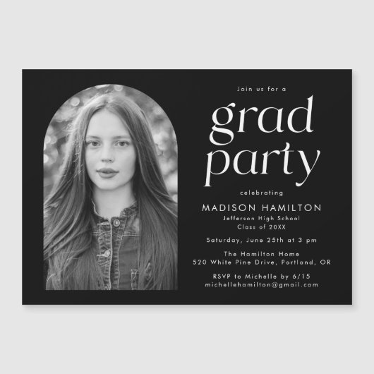 Black Modern Minimalist Photo Graduparty Magnetische Uitnodiging (Voorkant)