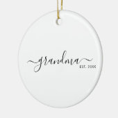 Black Modern Script Established Grandma Keramisch Ornament (Links)
