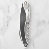 Black Modern Simple Name Persoonlijke Groomsmen Kurkentrekker (Achterkant)