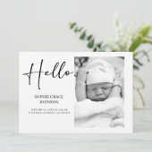 Black Modern Simple Script Baby Announcement Kaart (Staand voorkant)