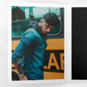 Black Modern Textured Photo Afstuderen Drieluik Uitnodiging (Binnenzijde eerst)