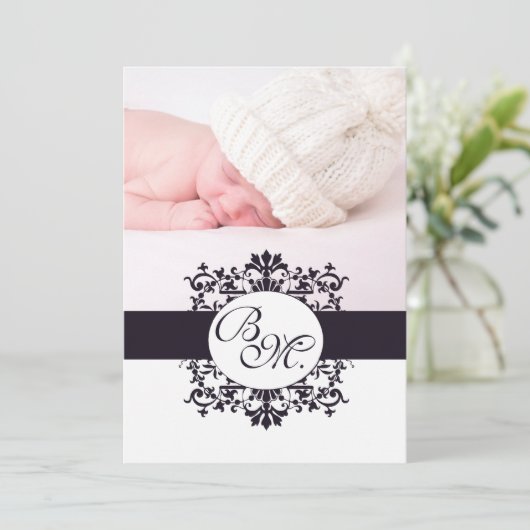 Black  Monogram Baby Aankondiging & Foto (Staand voorkant)