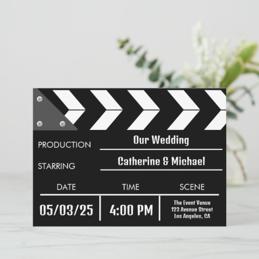 Black Movie Clapper Unique Wedding Kaart (Staand voorkant)
