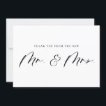 Black Mr en Mrs Calligraphy Passen getrouwd Weddin Bedankkaart<br><div class="desc">Dank u wel van de nieuwe heer en mevrouw! Verstuur je dank aan familie en vrienden voor je deelname aan je bruiloft met deze aanpasbare platte dank. Het is voorzien van moderne zwarte kalligrafie en klassieke typografie. Pas dit manuscript trouwdank u kaart aan door uw eigen details toe te voegen....</div>