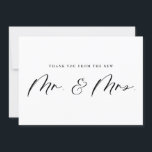 Black Mr en Mrs Calligraphy Passen getrouwd Weddin Bedankkaart<br><div class="desc">Dank u wel van de nieuwe heer en mevrouw! Verstuur je dank aan familie en vrienden voor je deelname aan je bruiloft met deze aanpasbare platte dank. Het is voorzien van moderne zwarte kalligrafie en klassieke typografie. Pas dit manuscript trouwdank u kaart aan door uw eigen details toe te voegen....</div>