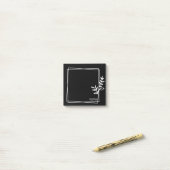 Black Notes with White Double Frame with Flowers (Op bureau)