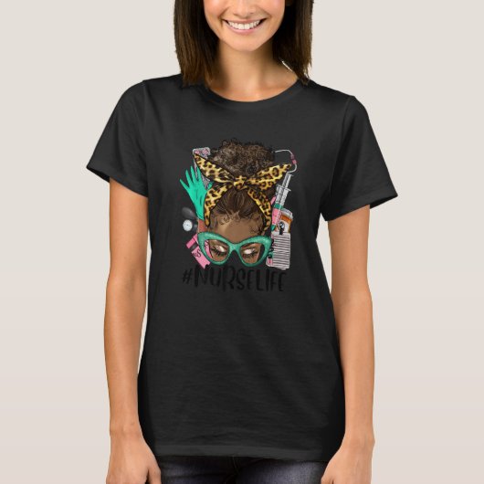Black Nurse Life Afro Hair Messy Bun Leopard CNA N T-shirt (Voorkant)