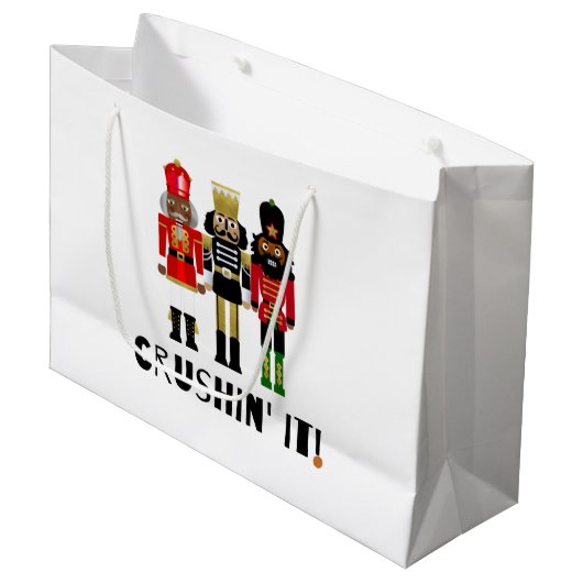 Black Nutcracker "Crushin" It" Gift Bag Groot Cadeauzakje (Voorkant Gekanteld)