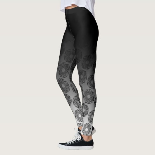 Black Ombre met Retro Black & White Round Pattern Leggings (Links)
