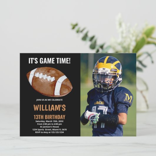 Black One Football Birthday-uitnodigingen met foto Kaart (Staand voorkant)