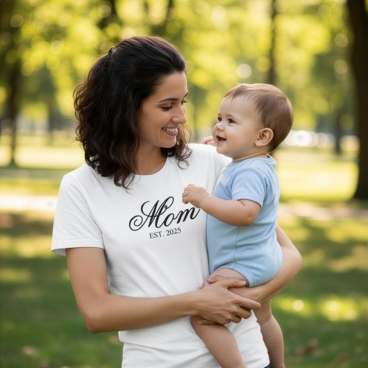 Black Ornate Script Established Mom T-shirt