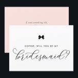 Black Parisian Bow zal je mijn Bridesmaid zijn. Kaart<br><div class="desc">Parisiaanse themabridesmaid-voordelige platte kaart. Vraag familie en vrienden om deel uit te maken van je bruiloft met deze gepersonaliseerde "Zal je mijn bruidsmeisje zijn" kaart. Het is voorzien van een moderne zwarte lintboeg. Personaliseer door een naam en een bericht toe te voegen.</div>