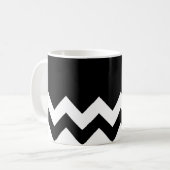 Black-Pattern-on-Black-&-White-Zigzag Koffiemok (Voorkant links)