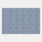 Black Paw Prints op lichtblauw Inpakpapier Vel (Voorkant 3)