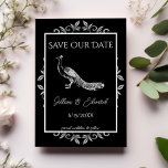 Black Peacock Flourish Save the Date Aankondiging<br><div class="desc">Pas een unieke trouwaankondiging aan met een Black Peacock Flourish Save the Date. Het koninklijke ontwerp kenmerkt een elegante pauw die met bloei wordt bewogen. Extra sparen de datumaankondiging beschikbaar voor dit ontwerp in een verscheidenheid van kleuren.</div>
