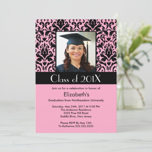 Black Pink Damask Afstuderen Invitation Foto Kaart (Staand voorkant)