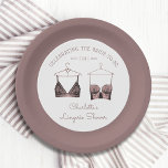 Black Pink Lace Waterverf Lingerie Vrijgezellenfee Papieren Bordje<br><div class="desc">Black Pink Lace Waterverf Lingerie Vrijgezellenfeest Papieren Borden Tableware biedt elegante zwart-roze lace-borden met uw persoonlijke lingerie,  panty party of vrijgezellenfeest in elegant script. Personaliseer door de tekst in de verstrekte tekstvakjes uit te geven. Creëer door ©Evco Studio www.zazzle.com/store/evcostudio</div>