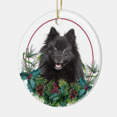 Black Pomeranian Dog Evergreen Berry Wreath Keramisch Ornament (Links)