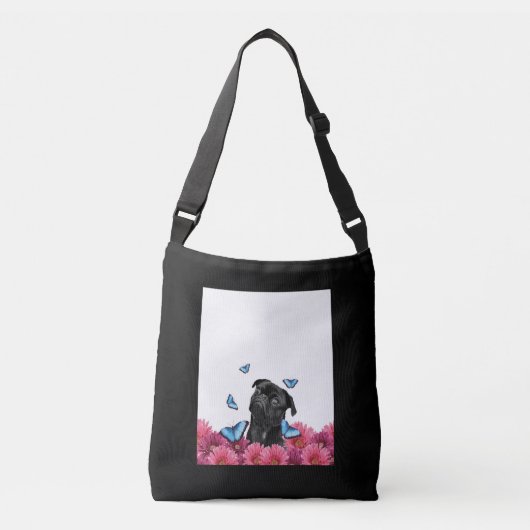 Black Pug met blauwe vlinders en gerberas Crossbody Tas (Voorkant)