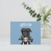Black Pug op een afbeelding van een motorfiets Briefkaart (Staand voorkant)