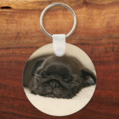 Black Pug Puppy Slaping Sleutelhanger (Voorkant)