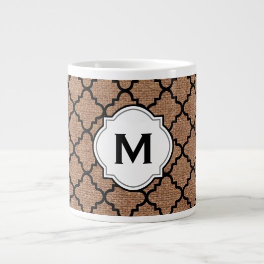 Black Quatrefoil op Rustic Burlap - Monogram Chic Grote Koffiekop (Voorkant)