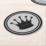 Black Queen Chess Ronde Kartonnen Onderzetter<br><div class="desc">Zwart Kaas Onderzetter van het Pictogram Papier. Een stijlvol schaakstuk symbool zwart koninginnenpapier schaadt onderzetter,  bestelt alle schaakstukken: Koning,  koningin,  rook,  nacht,  bisschop en zonnesbrood in zwart-wit voor een stijlvol schaakspelerspaar in een spelkamer!</div>