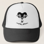 Black Ram met Twisted Horns Silhouette Monogram Trucker Pet (Voorkant)
