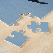 Black Raven Flying in Blue Sky Foto Legpuzzel (Zijkant)