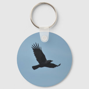 Black Raven Flying in Blue Sky Foto Sleutelhanger