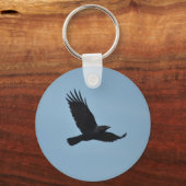 Black Raven Flying in Blue Sky Foto Sleutelhanger (Voorkant)